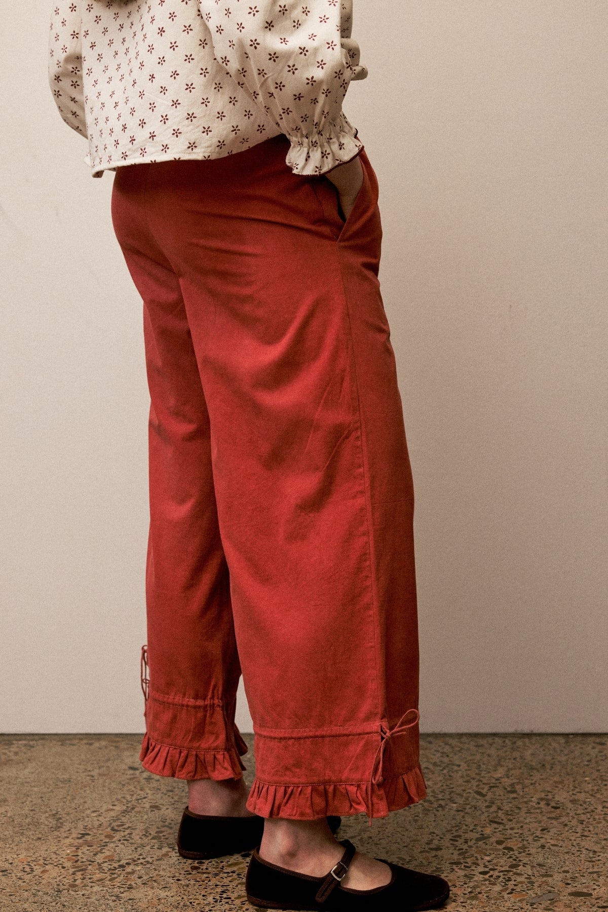 AMELIA PANT - MERLOT